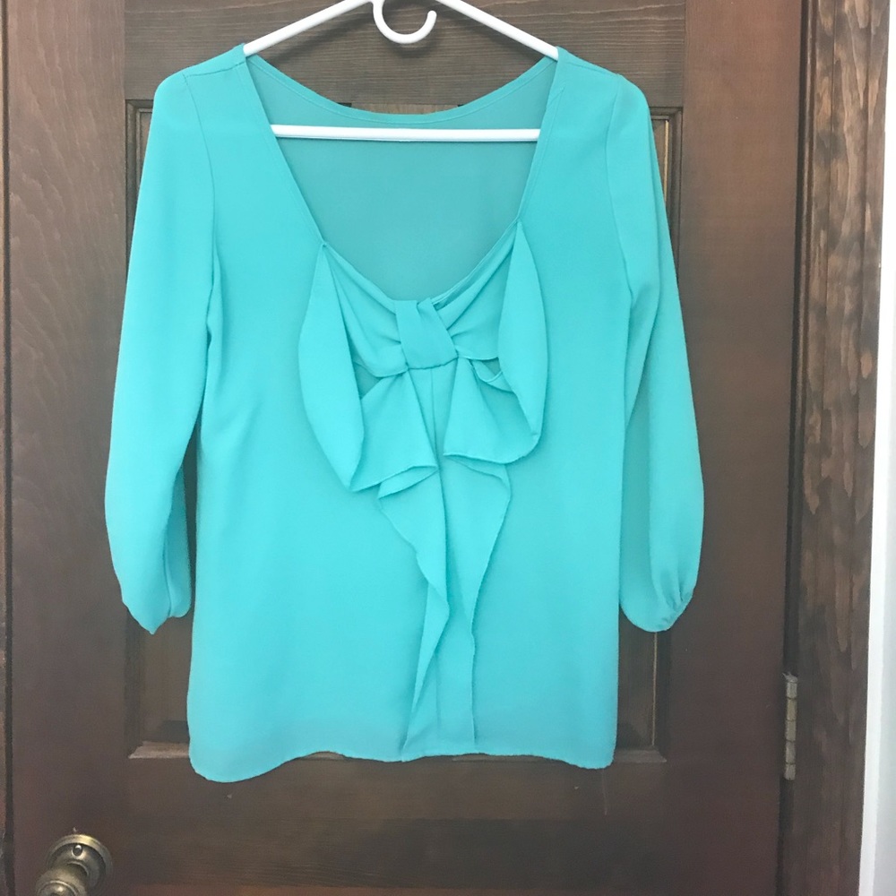 Bow back top